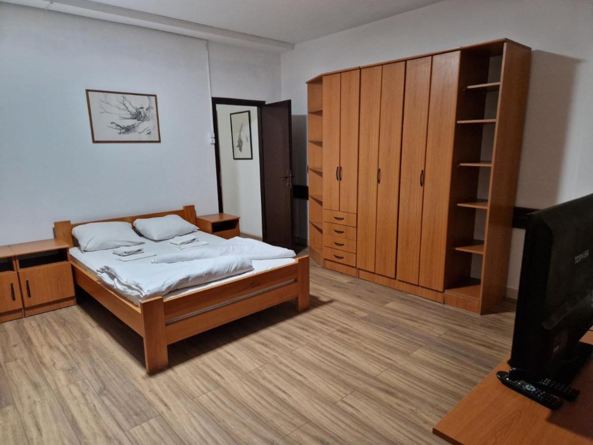 Hotel Duga Novi Sad Buitenkant foto