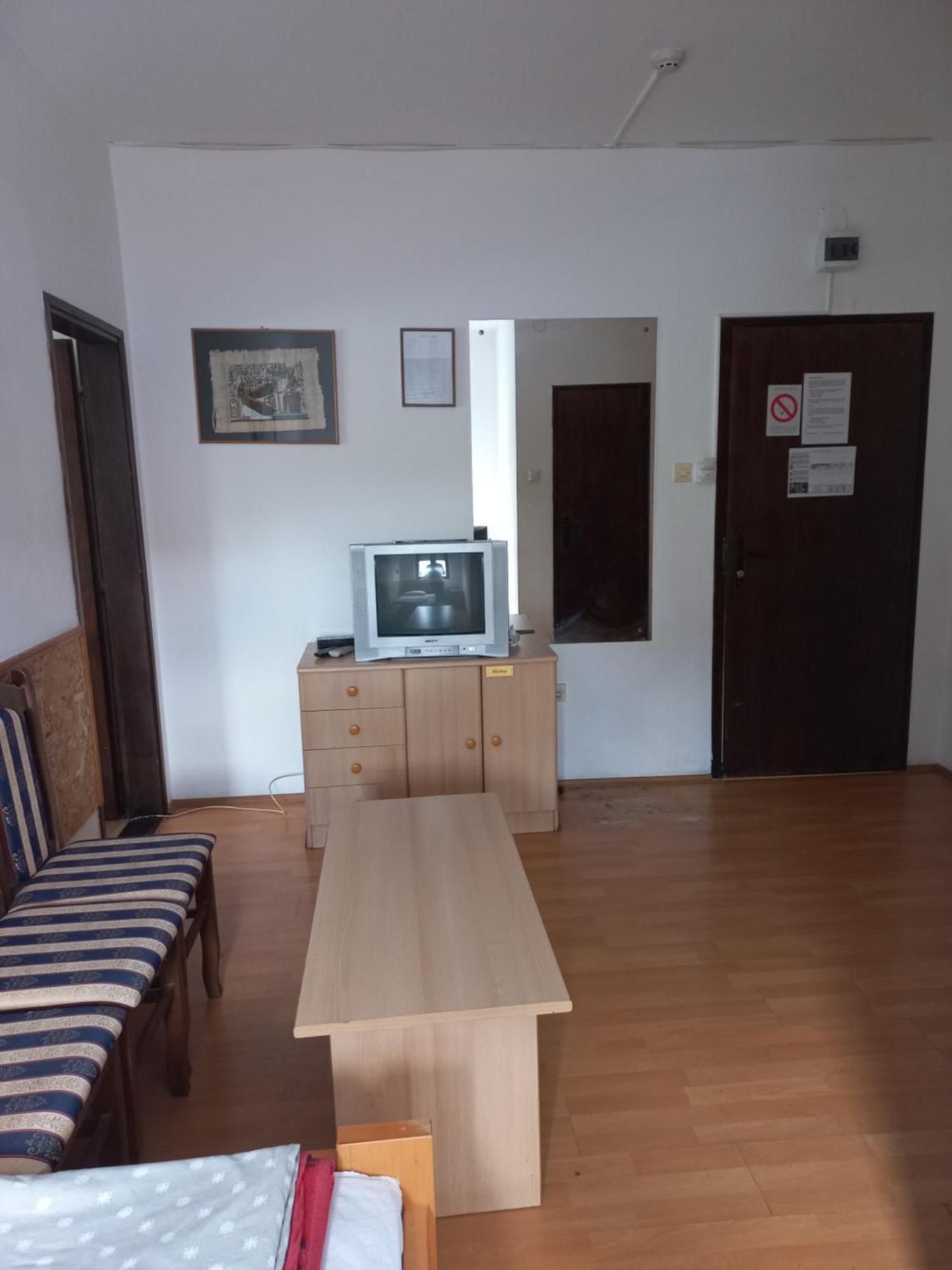 Hotel Duga Novi Sad Buitenkant foto