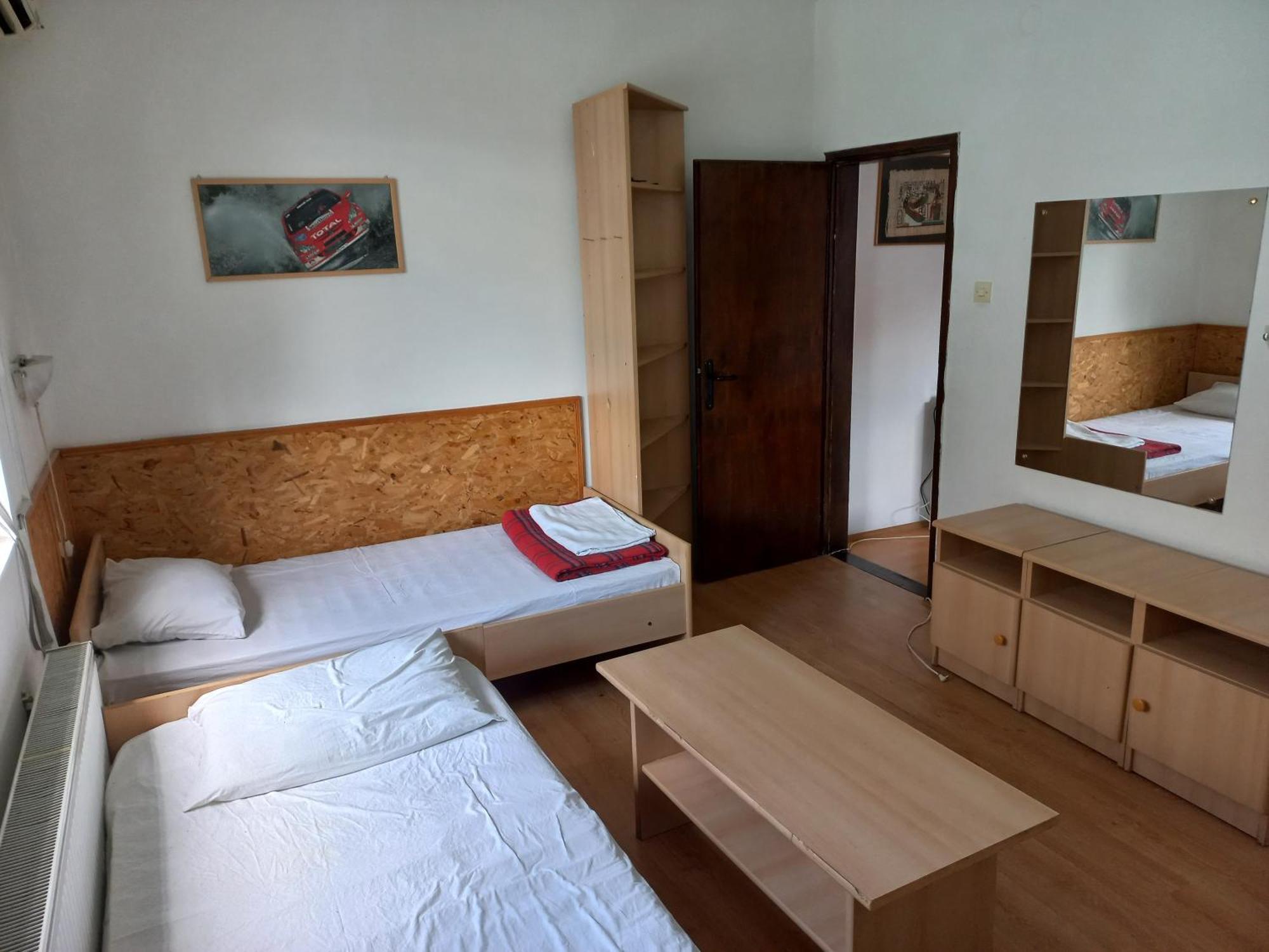 Hotel Duga Novi Sad Buitenkant foto