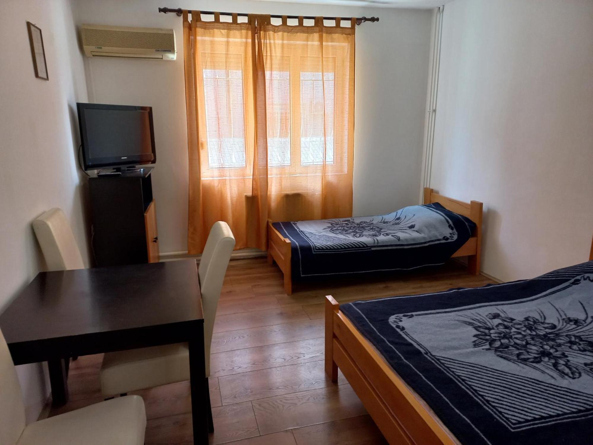 Hotel Duga Novi Sad Buitenkant foto