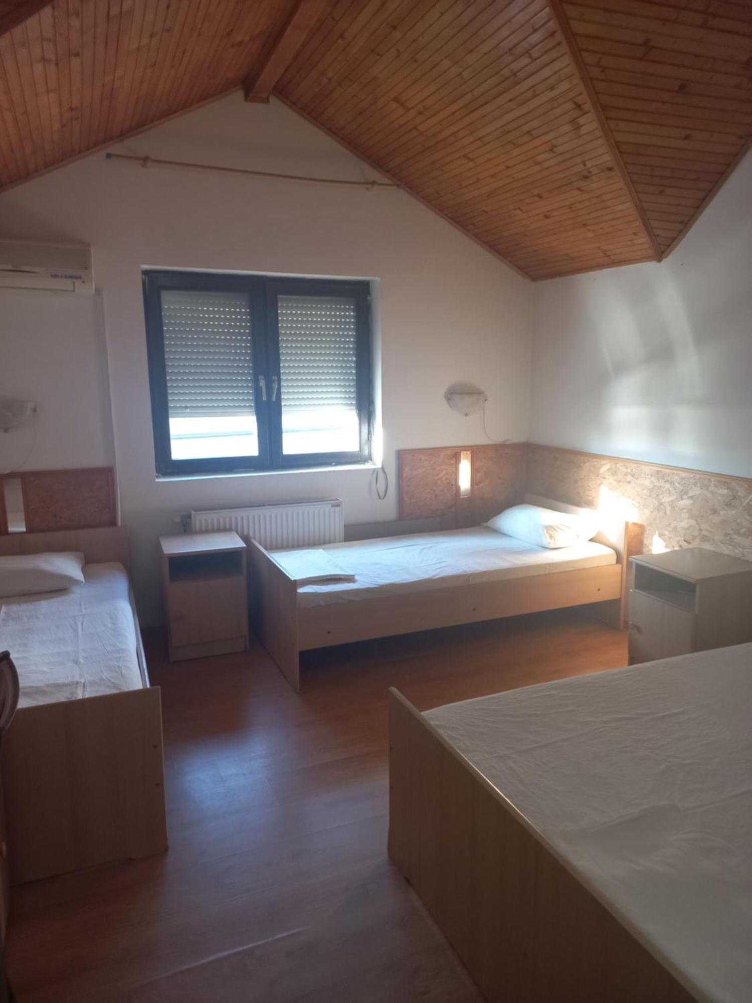 Hotel Duga Novi Sad Buitenkant foto