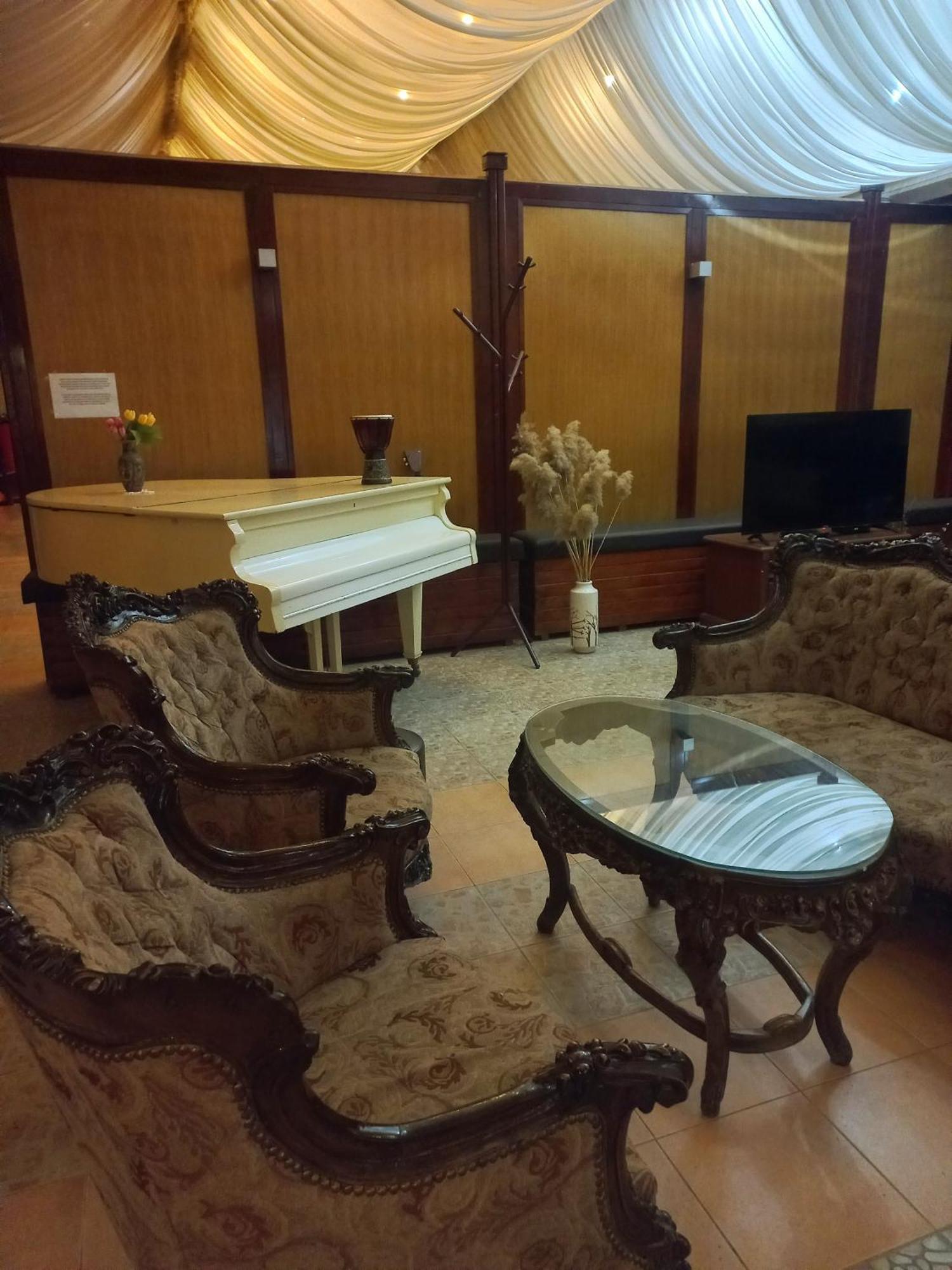 Hotel Duga Novi Sad Buitenkant foto
