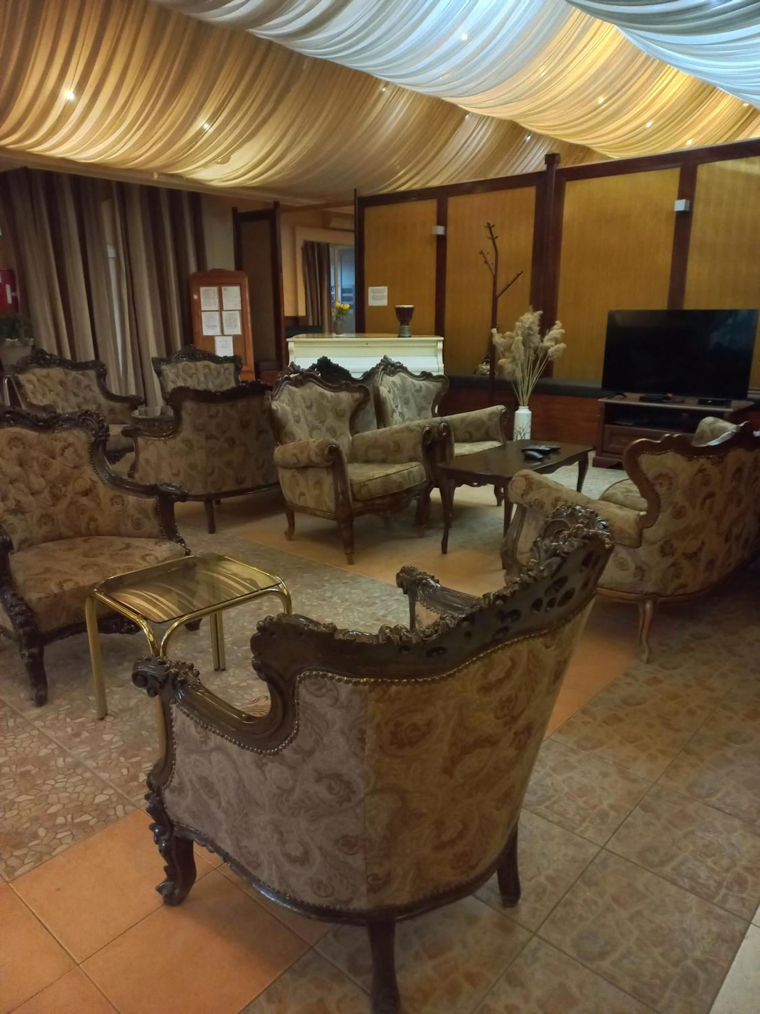 Hotel Duga Novi Sad Buitenkant foto