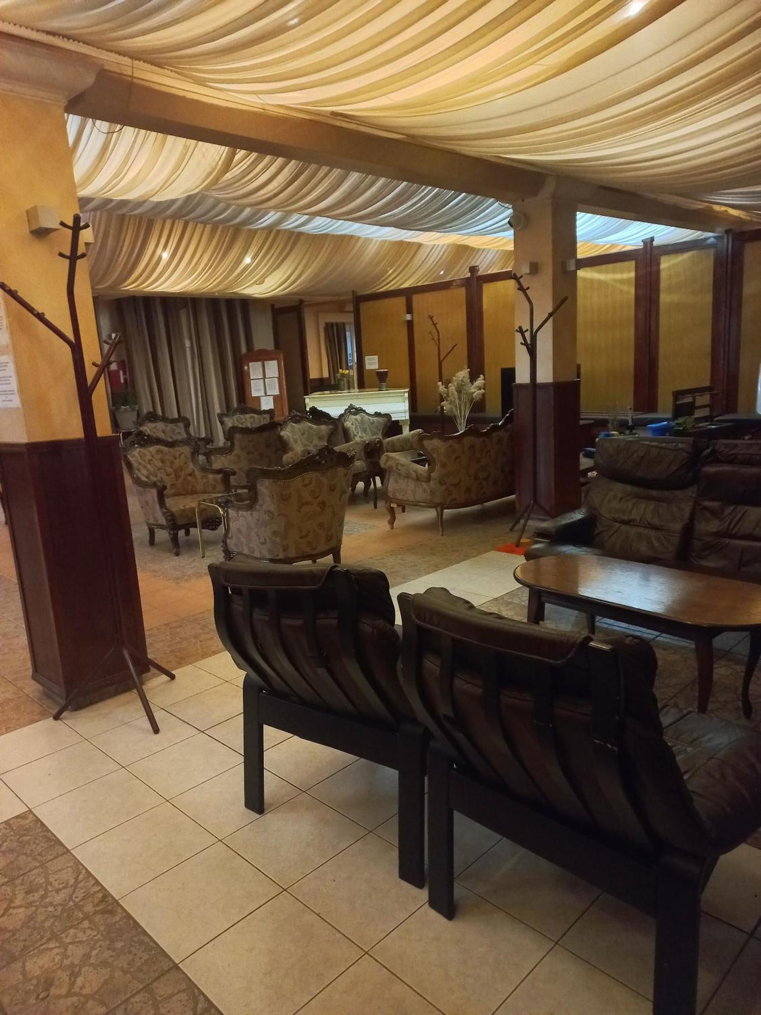 Hotel Duga Novi Sad Buitenkant foto