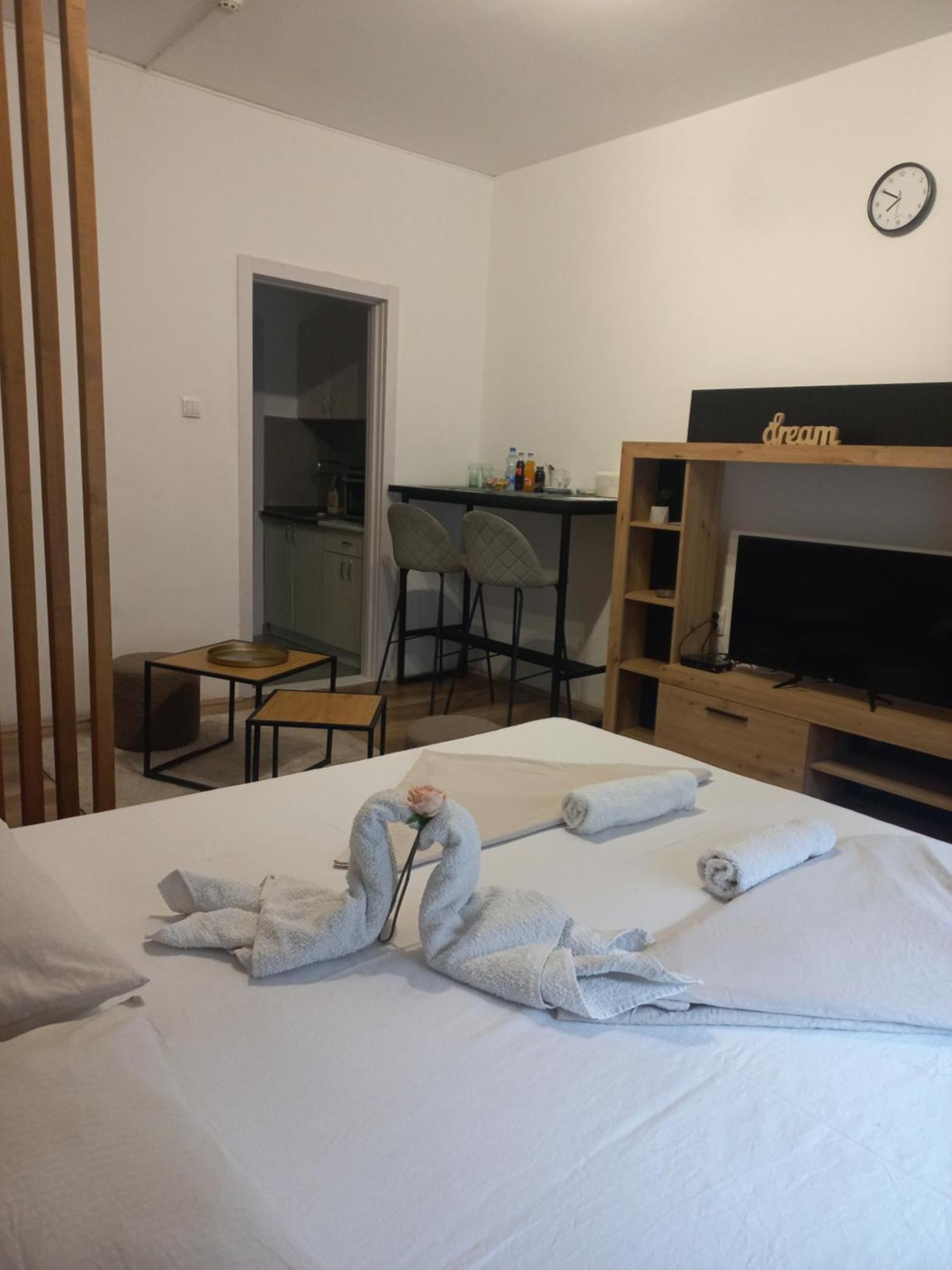 Hotel Duga Novi Sad Buitenkant foto