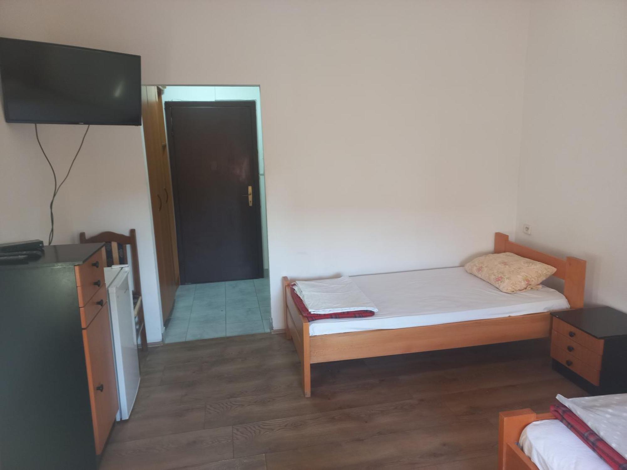 Hotel Duga Novi Sad Buitenkant foto