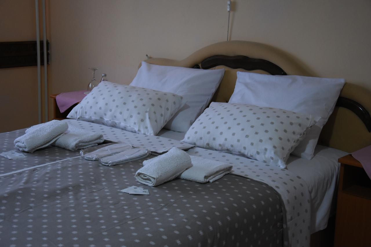 Hotel Duga Novi Sad Buitenkant foto
