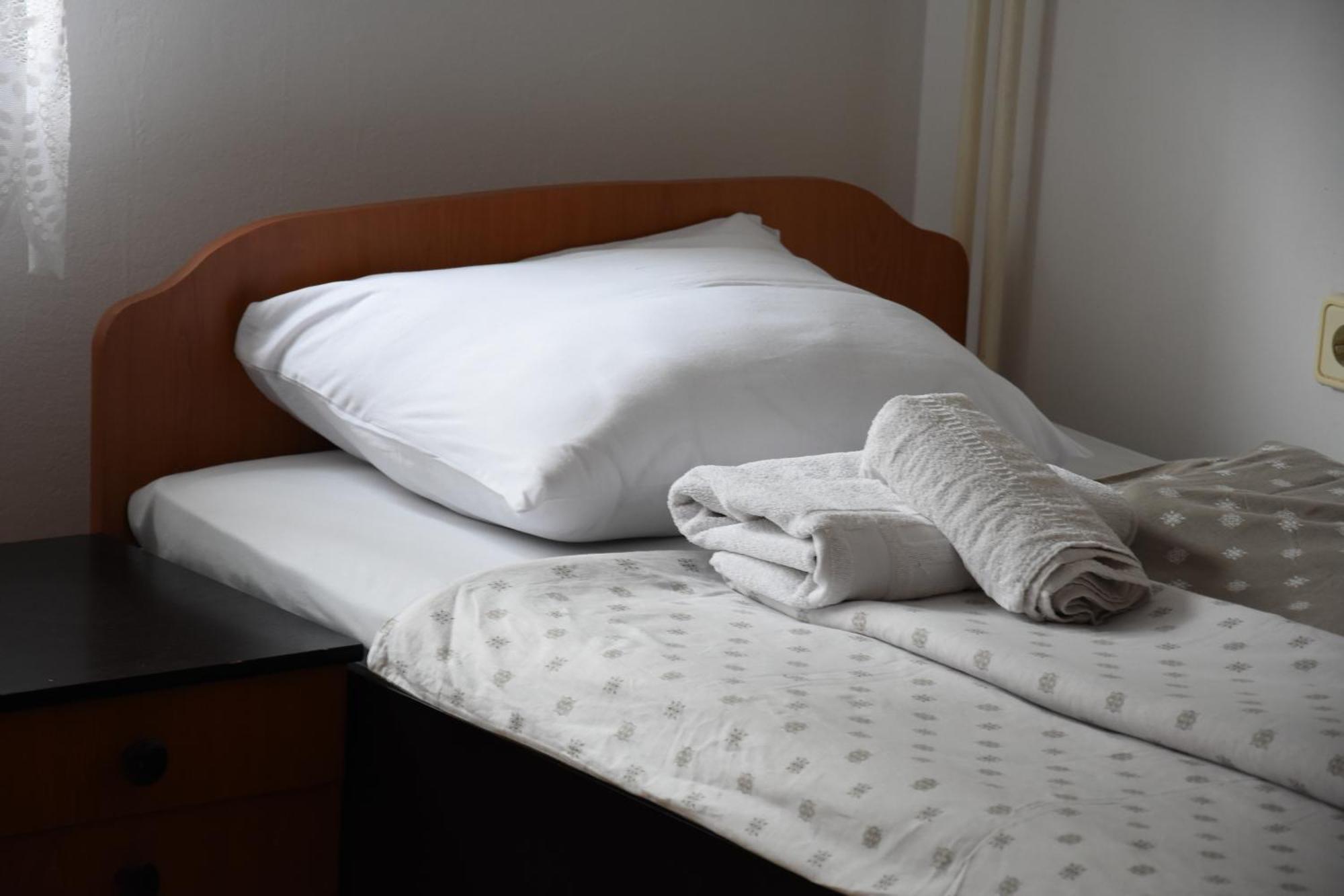 Hotel Duga Novi Sad Buitenkant foto