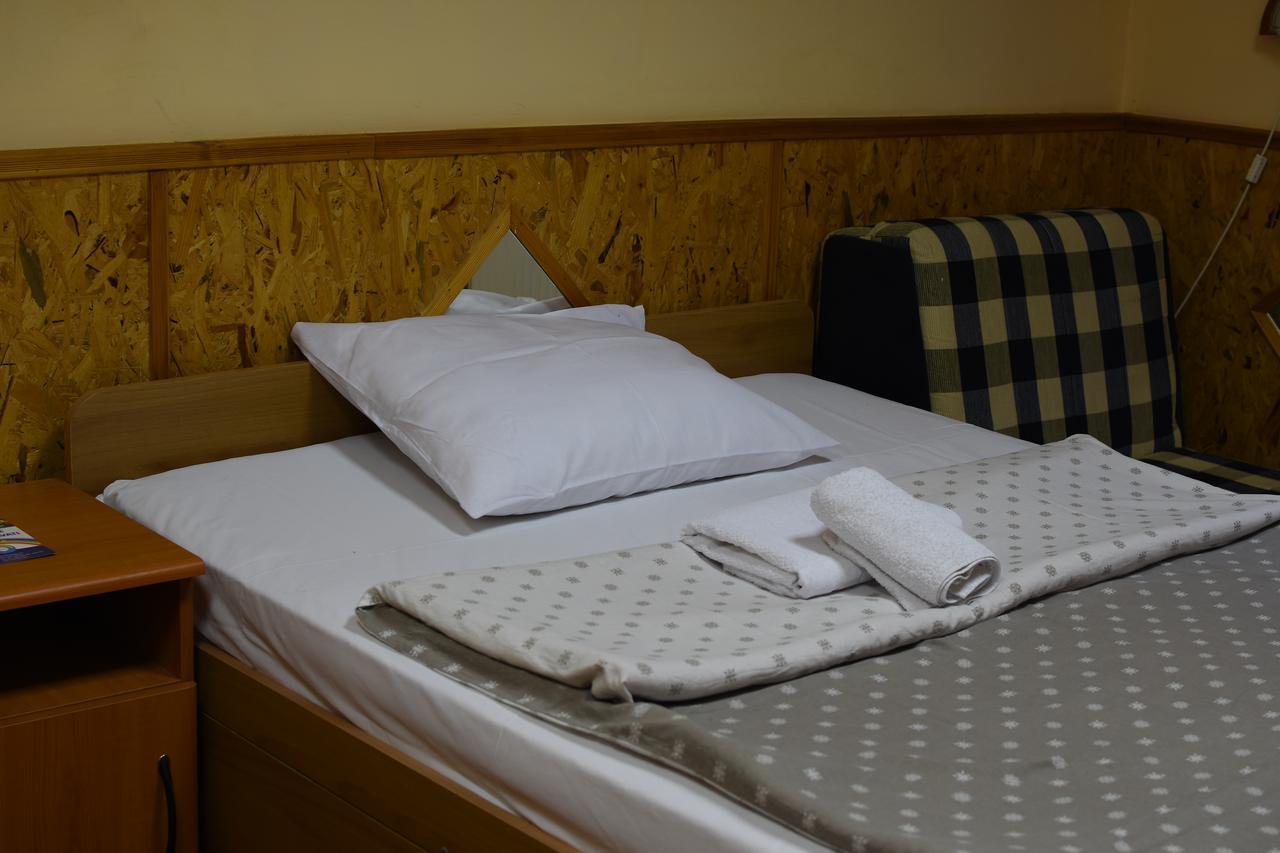 Hotel Duga Novi Sad Buitenkant foto