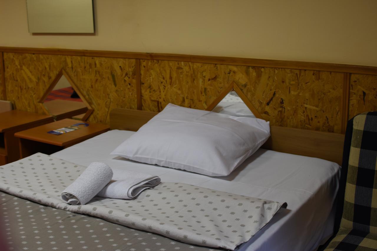 Hotel Duga Novi Sad Buitenkant foto
